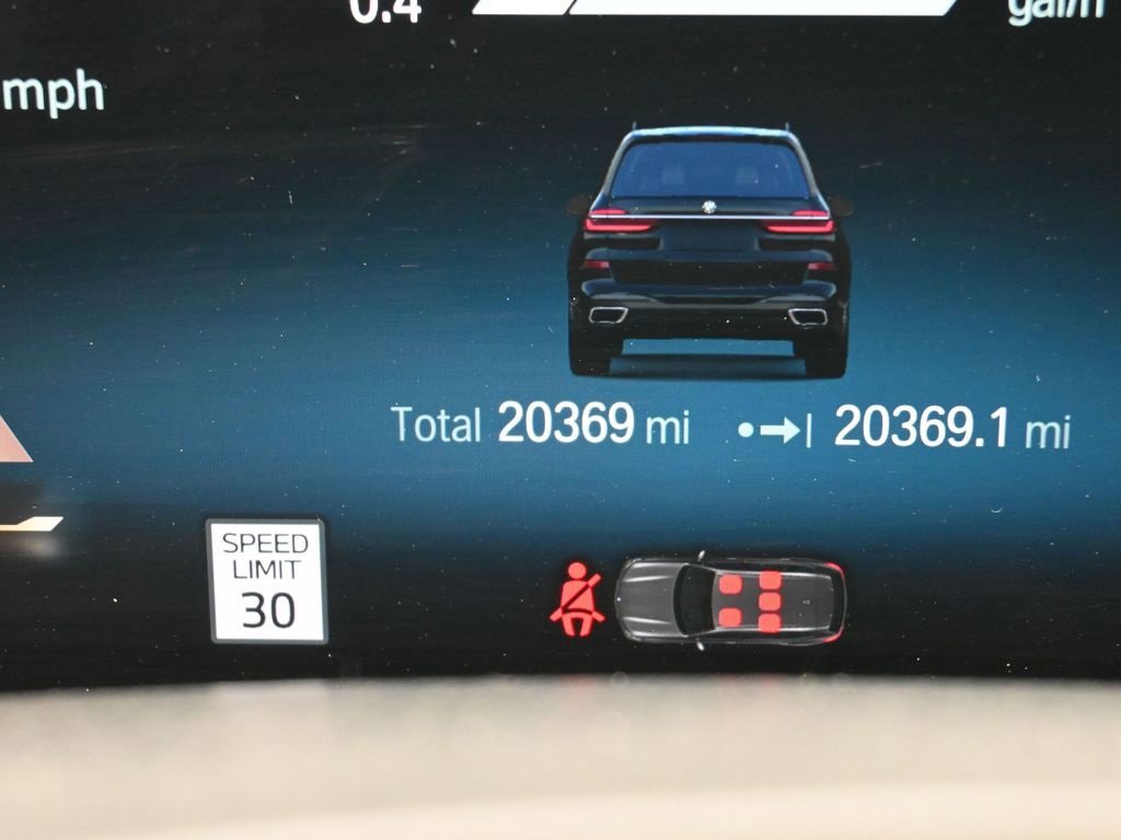 Used 2023 BMW X7 xDrive40i w/ Executive Package image 13