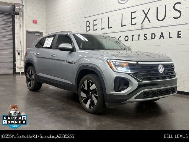 Used 2024 Volkswagen Atlas Cross Sport SE FWD image 1
