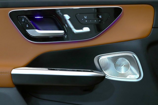 Used 2024 Mercedes-Benz GLC 300 4MATIC w/ Driver Assistance Package image 3