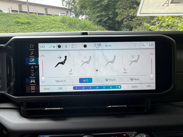 New 2025 Jeep Gladiator Mojave image 26