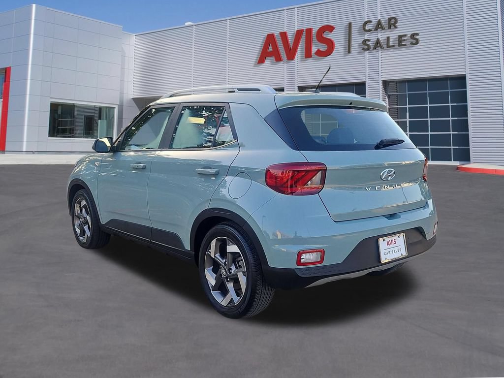 Used 2025 Hyundai Venue Limited FWD image 9