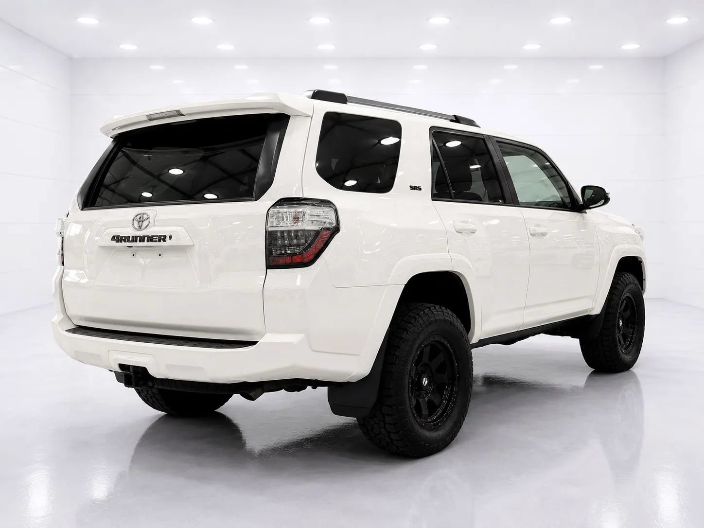 Used 2019 Toyota 4Runner SR5 AWD/4WD image 5