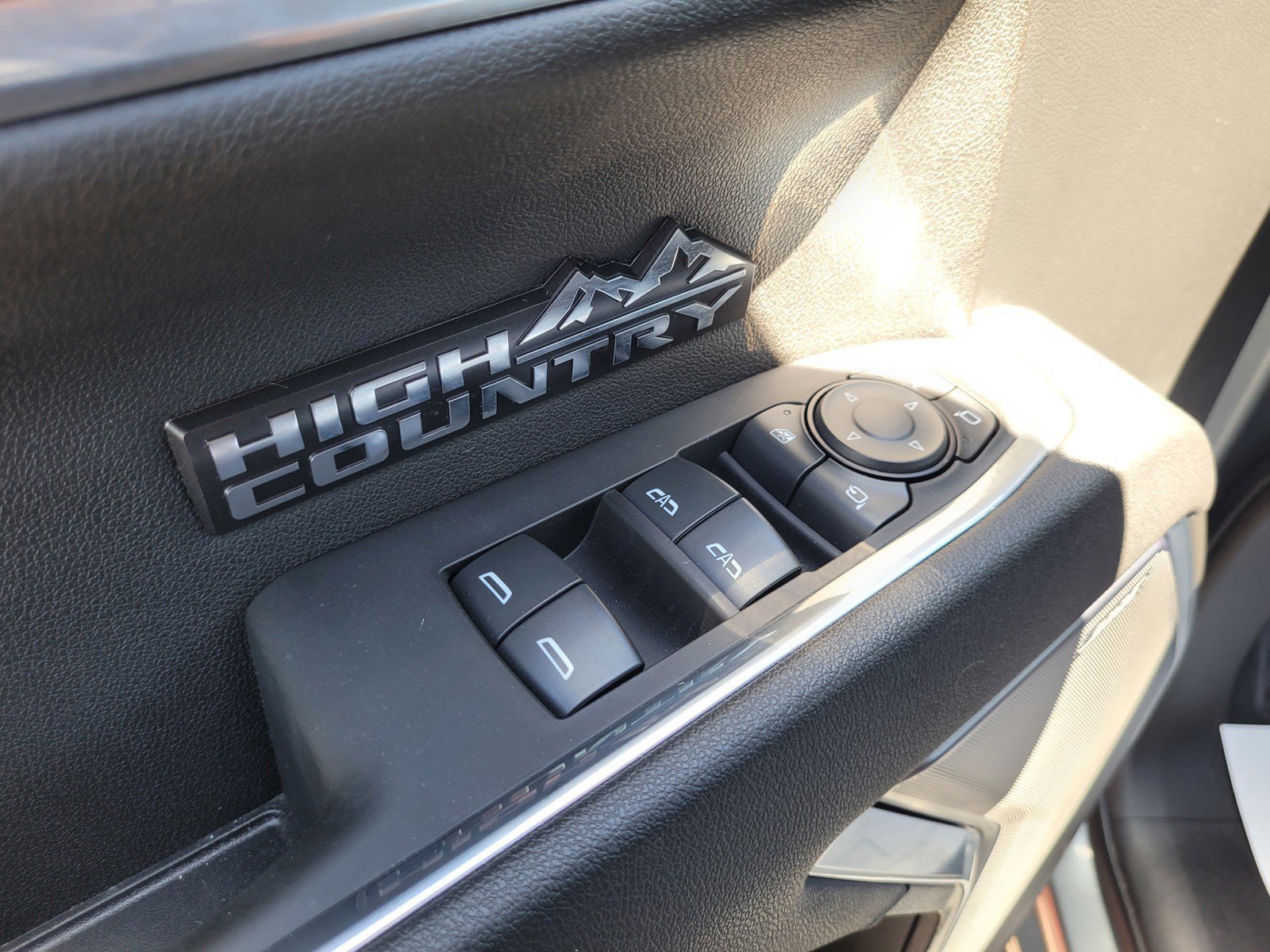 Used 2025 Chevrolet Silverado 1500 High Country AWD/4WD image 26