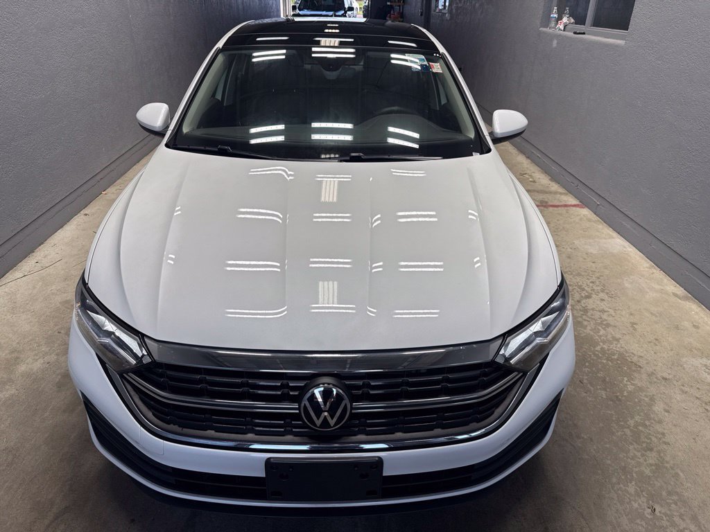 Used 2023 Volkswagen Jetta SE w/ Panoramic Sunroof Package FWD image 4