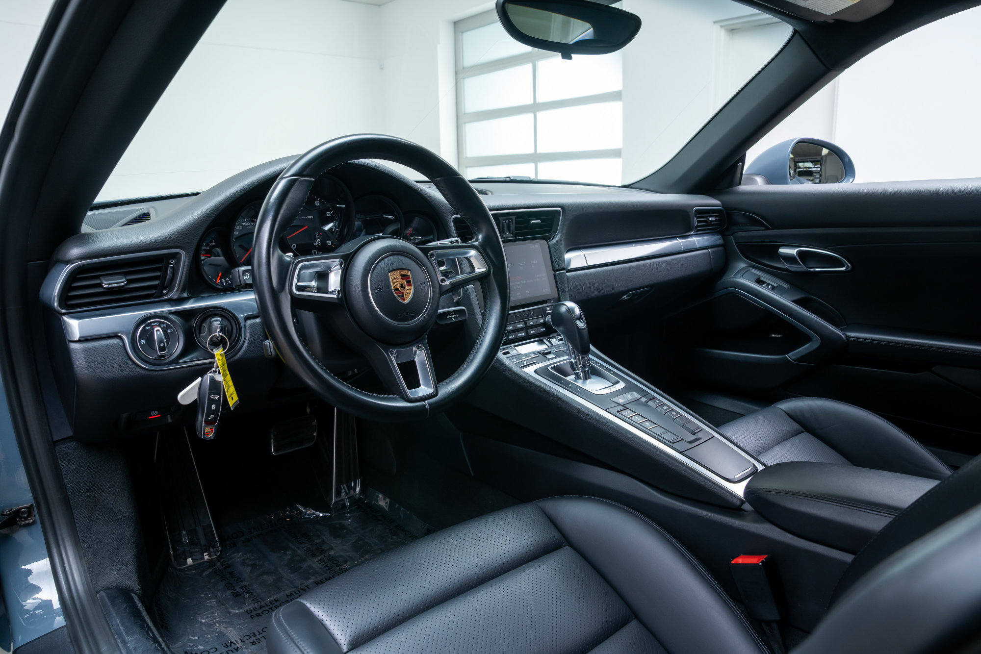Used 2017 Porsche 911 Carrera RWD image 22