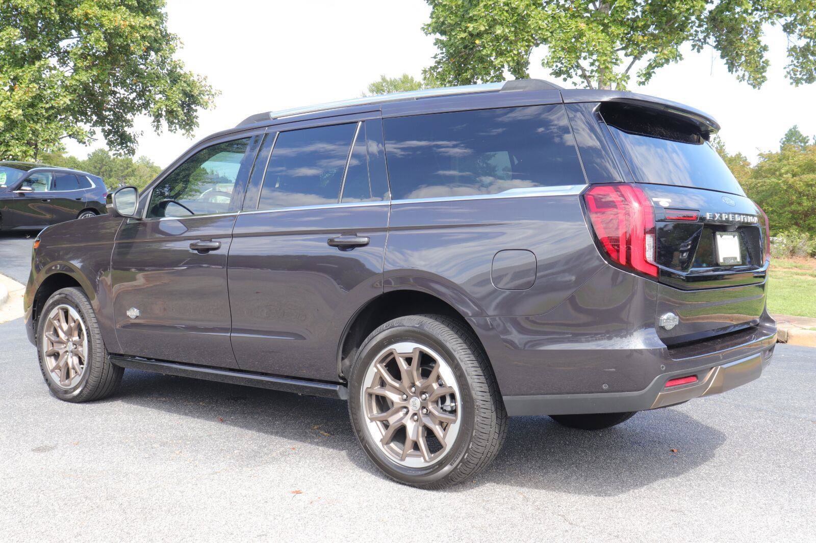 Used 2025 Ford Expedition King Ranch AWD/4WD image 4