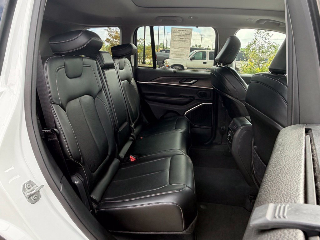 Used 2022 Jeep Grand Cherokee Limited 4xe w/ Luxury Tech Group II AWD/4WD image 49