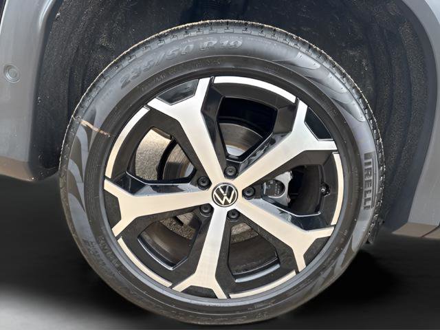 New 2025 Volkswagen Tiguan SE image 25