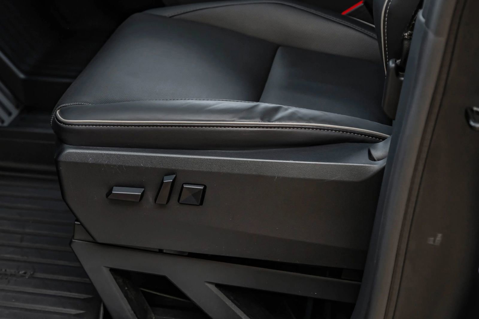 Used 2024 Tesla Cybertruck Cyberbeast AWD/4WD image 44