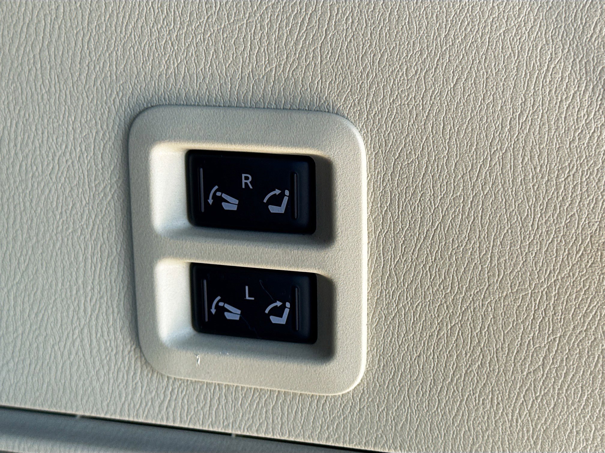 Used 2024 INFINITI QX80 Sensory image 13