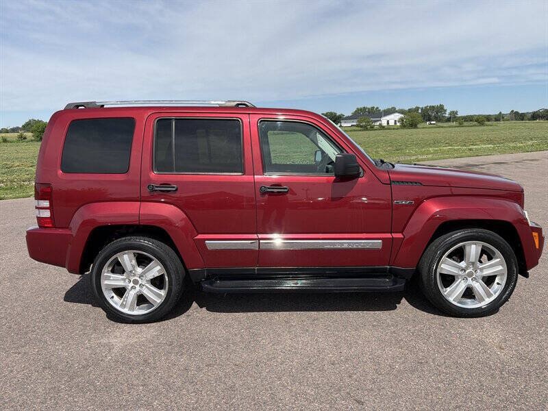 Used 2012 Jeep Liberty Limited Jet w/ Comfort/Convenience Group AWD/4WD image 6