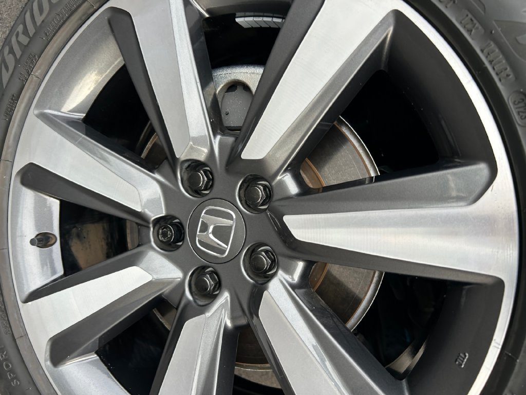 Certified 2024 Honda Pilot Touring image 29