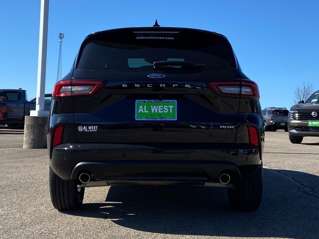 Used 2023 Ford Escape ST-Line w/ Tech Pack #1 AWD/4WD image 6