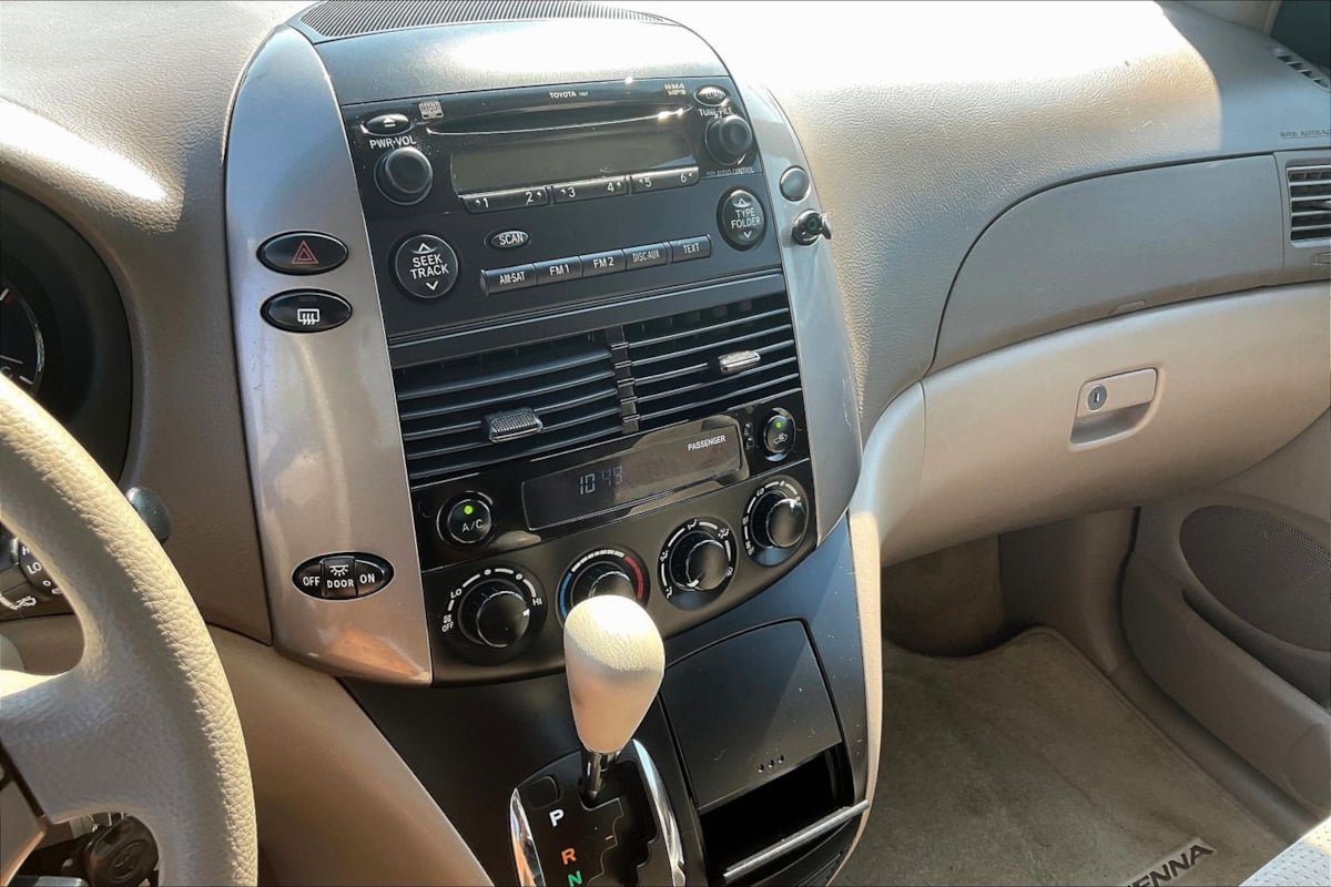 Used 2008 Toyota Sienna LE FWD image 15