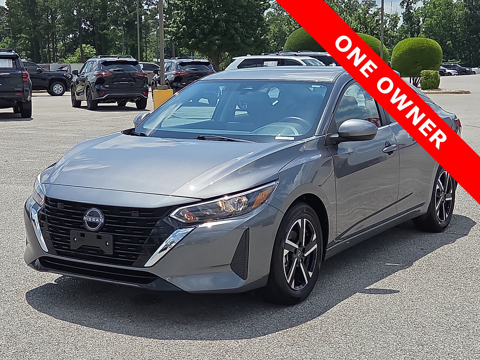 Used 2025 Nissan Sentra SV FWD image 2