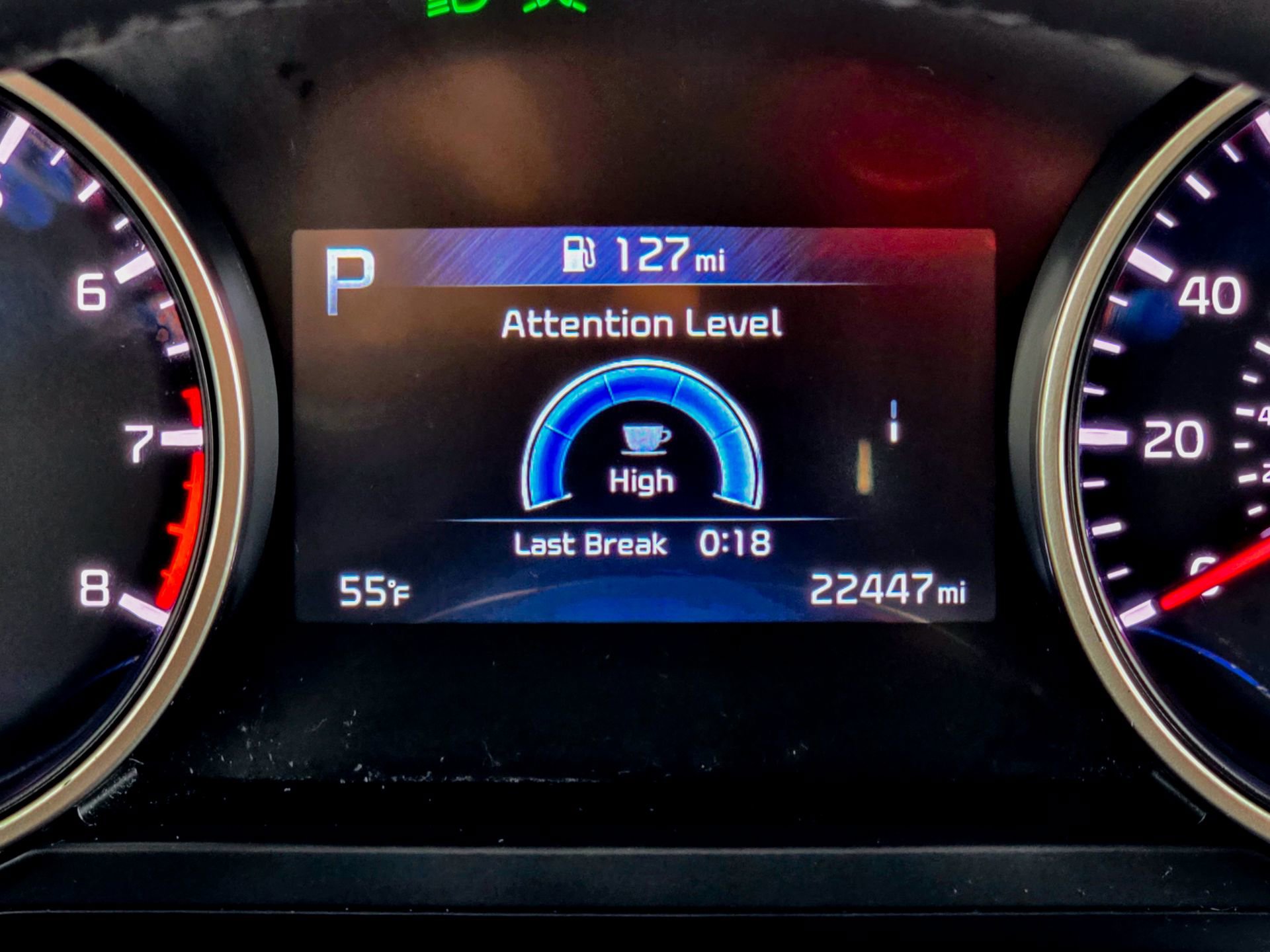 Used 2023 Kia Carnival LX image 28