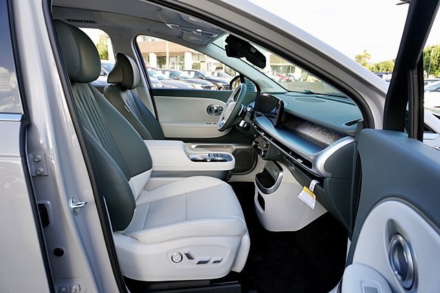 New 2026 Hyundai Ioniq 9 Calligraphy image 15