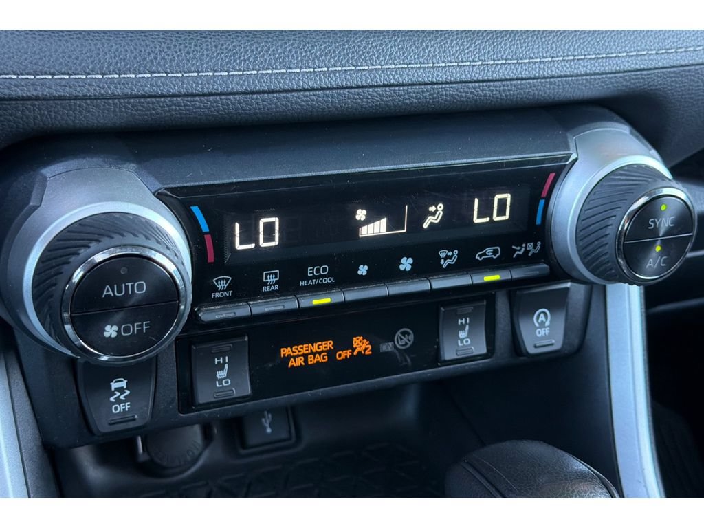 Used 2022 Toyota RAV4 XLE w/ Convenience Package FWD image 22