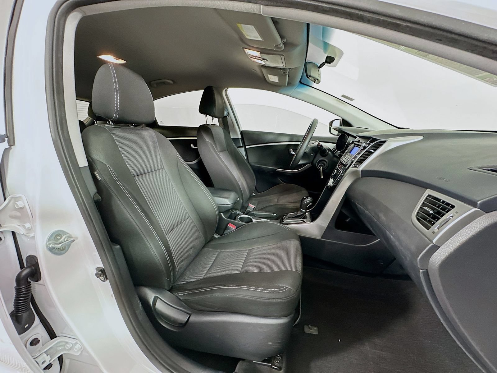 Used 2014 Hyundai Elantra GT FWD image 25