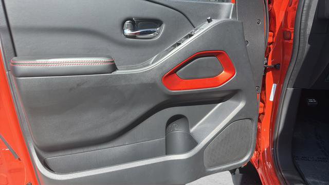 Used 2025 Nissan Frontier PRO-4X image 35