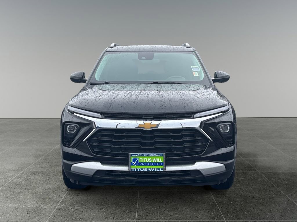 Used 2025 Chevrolet TrailBlazer LT image 2