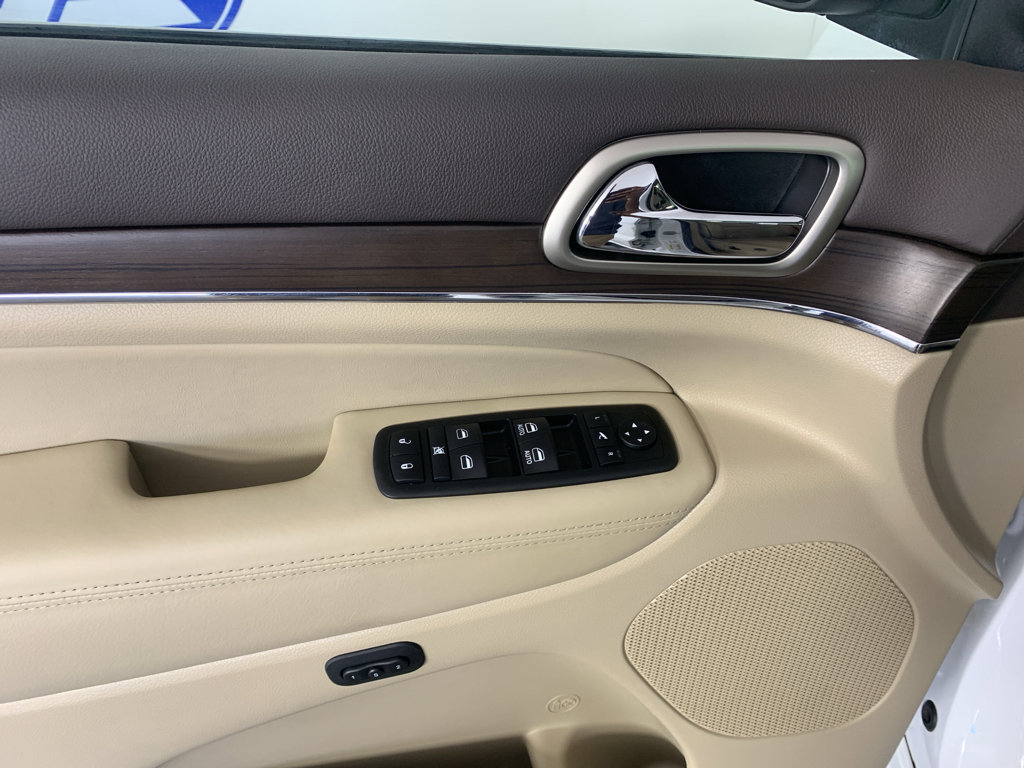 Used 2014 Jeep Grand Cherokee Overland image 15