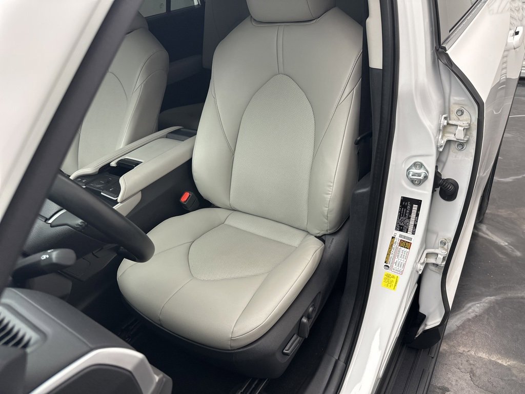 Used 2024 Toyota Grand Highlander XLE image 17