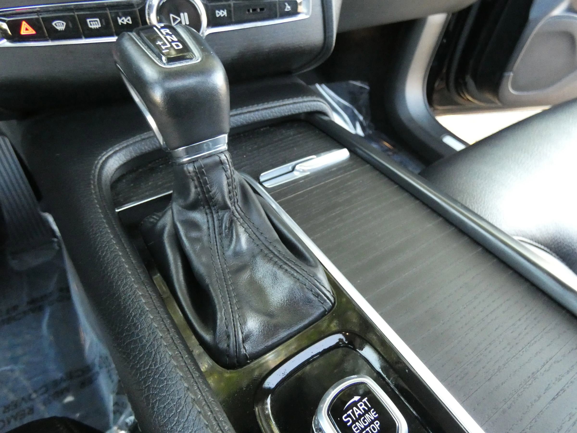 Used 2020 Volvo XC90 T6 Momentum image 56