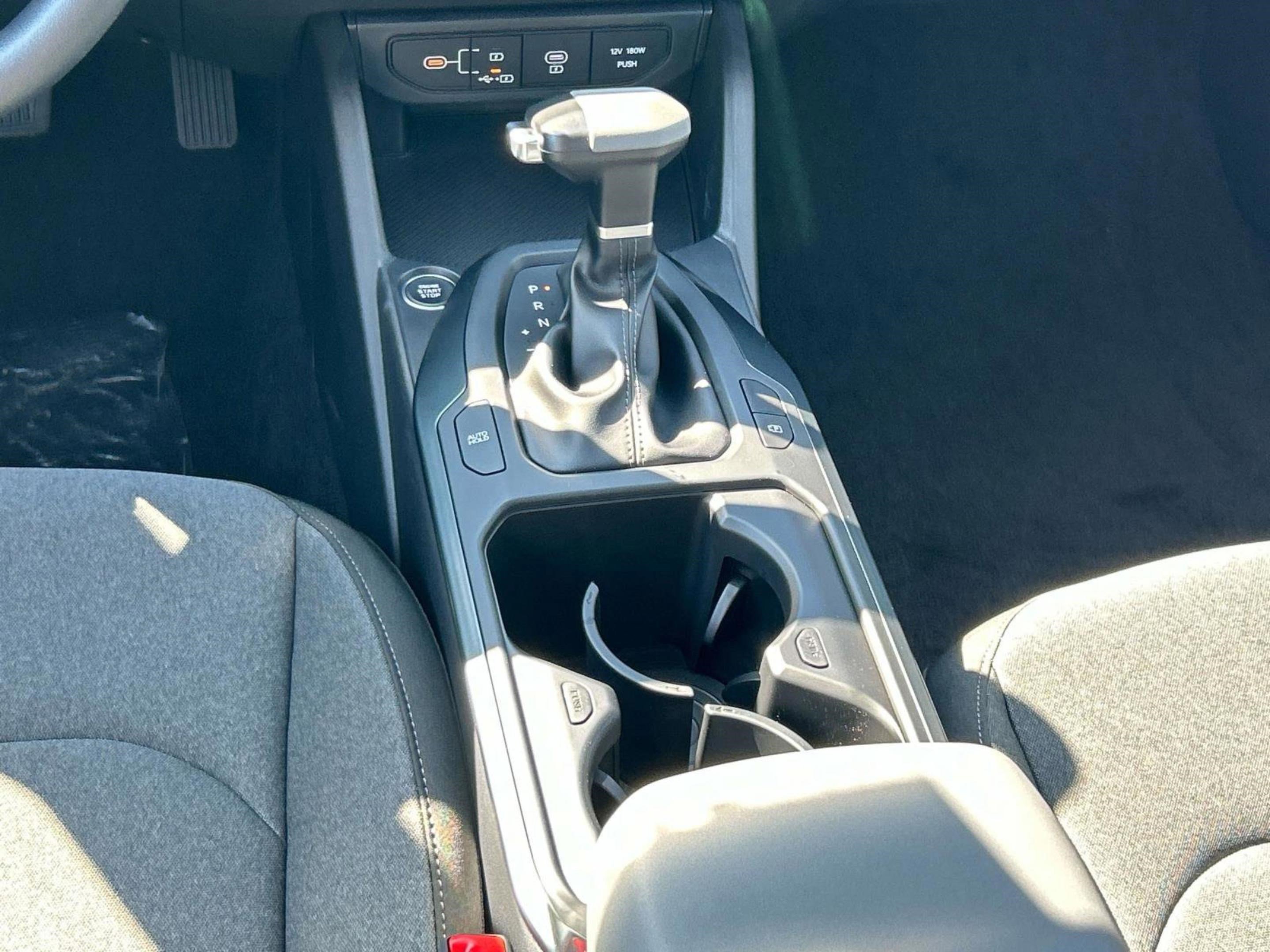 New 2025 Kia K4 LXS image 15