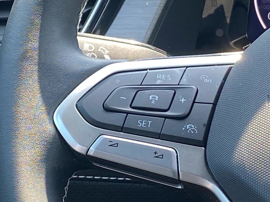 Certified 2024 Volkswagen Atlas Cross Sport SE AWD/4WD image 7