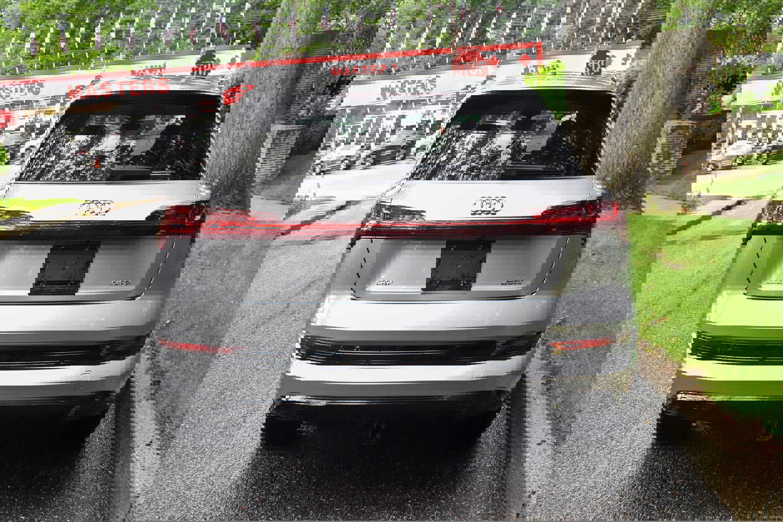 Used 2021 Audi e-tron Premium Plus w/ Premium Plus Package image 7