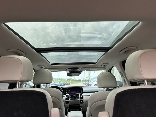 Used 2023 Kia Sorento EX w/ Panoramic Sunroof Package FWD image 13