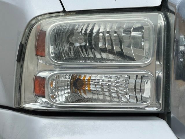 Used 2005 Ford F350 XLT image 8