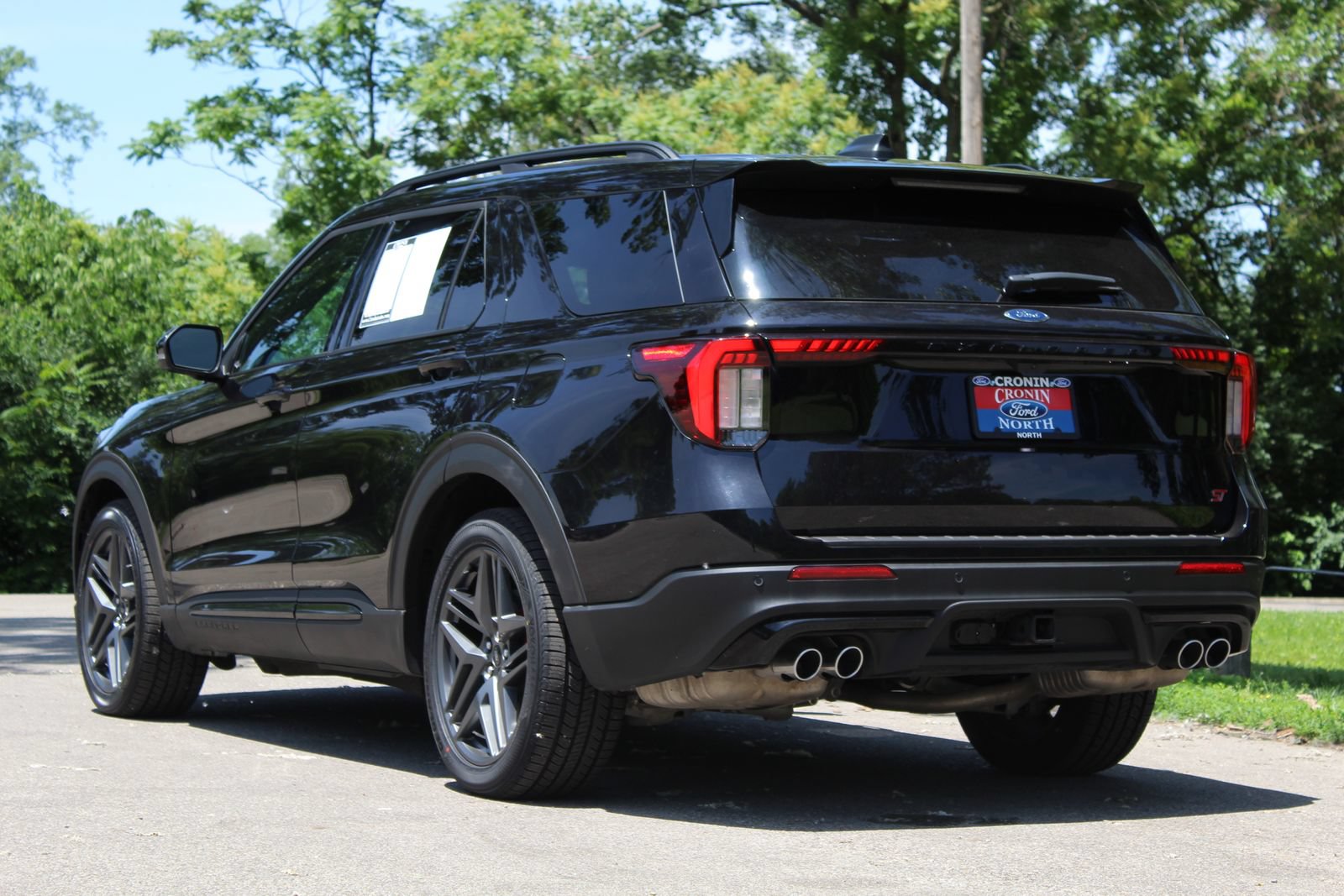 Used 2025 Ford Explorer ST AWD/4WD image 6