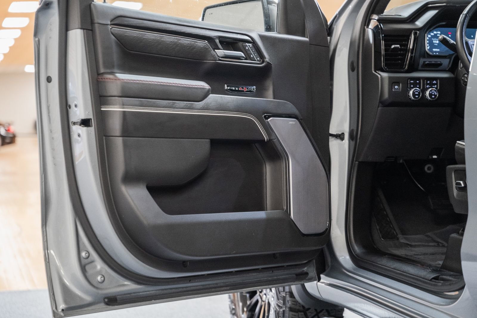 Used 2023 GMC Sierra 1500 AT4X image 47