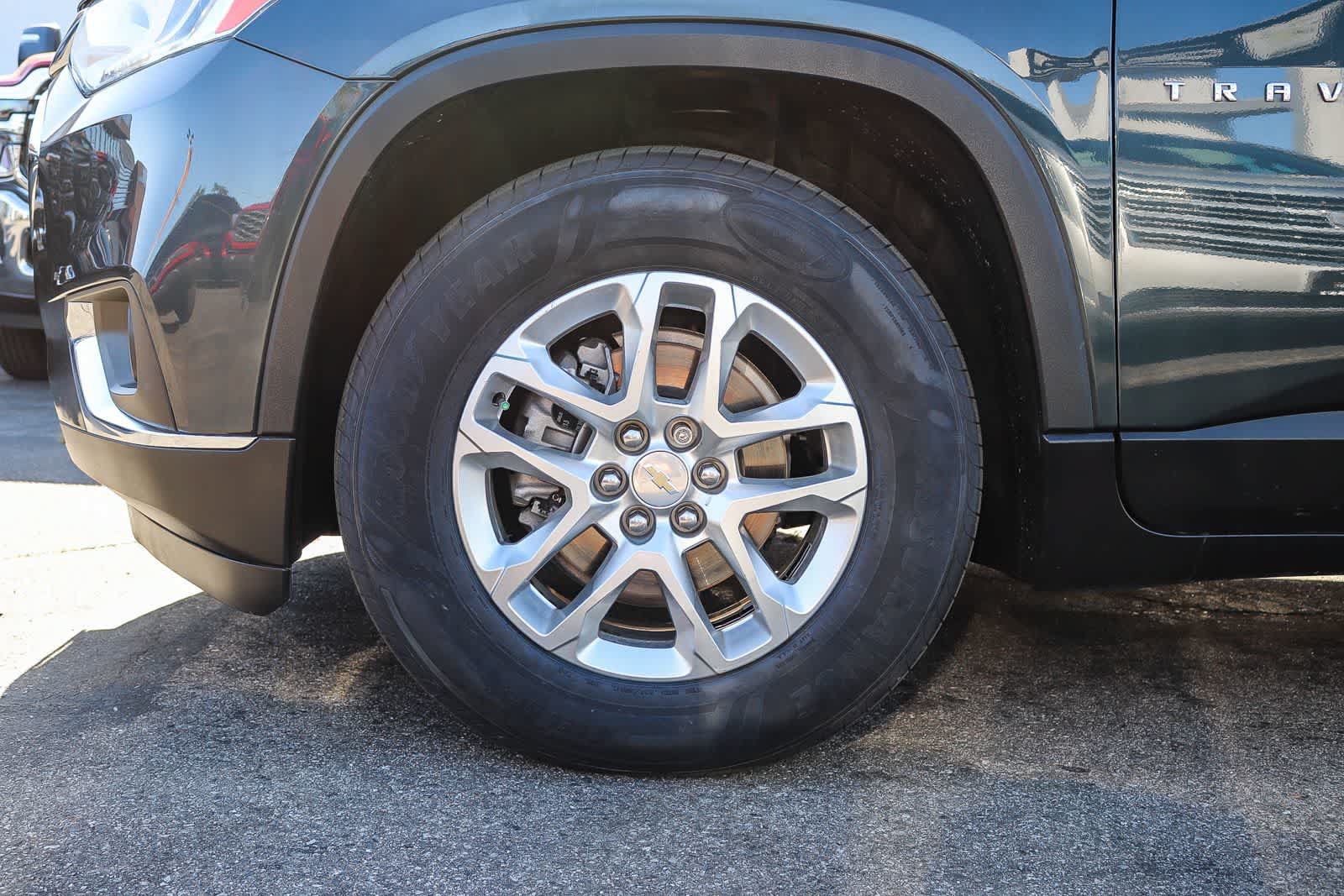 Used 2021 Chevrolet Traverse LT FWD image 10