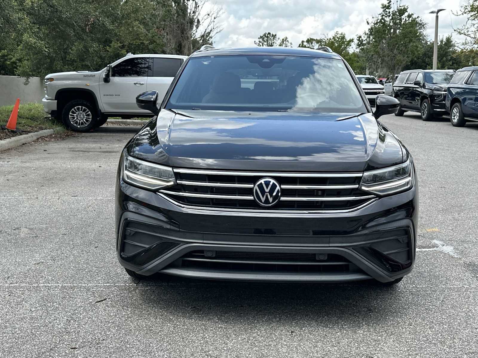 Used 2023 Volkswagen Tiguan SE FWD image 9