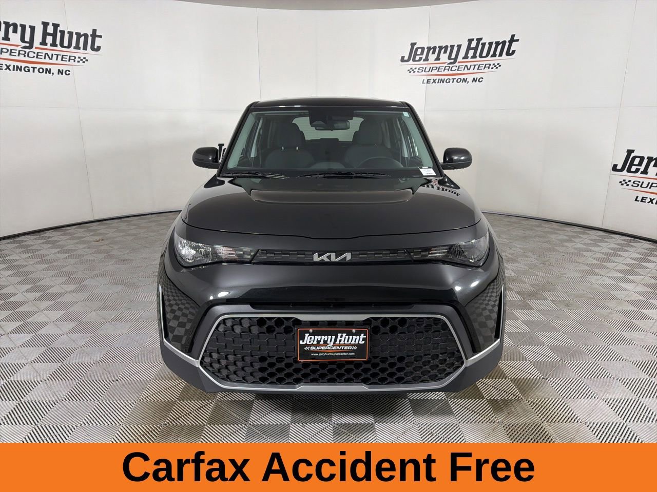 Used 2025 Kia Soul LX image 3