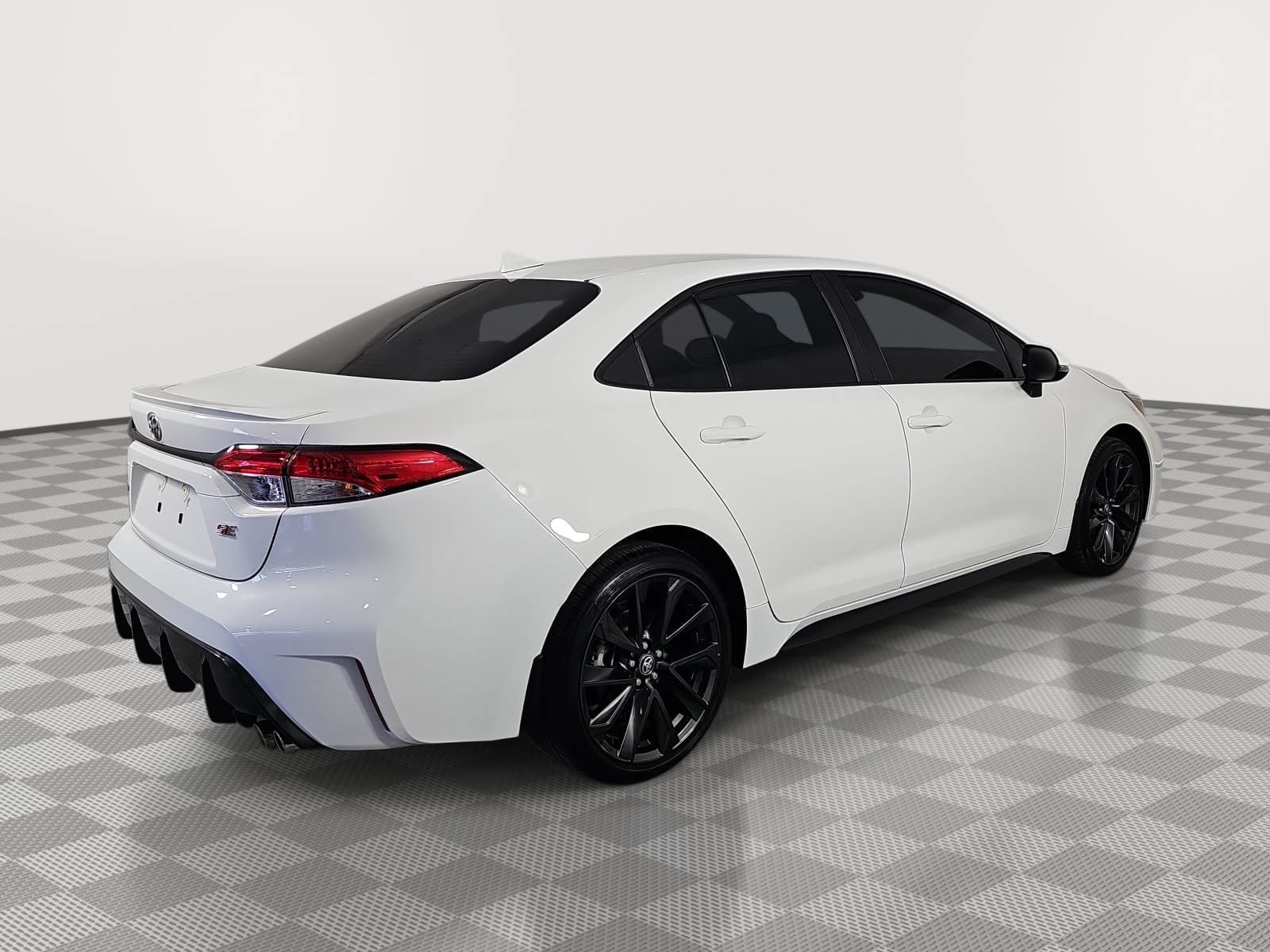 Used 2024 Toyota Corolla SE FWD image 8