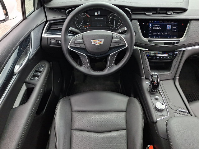 Used 2025 Cadillac XT5 Premium Luxury w/ LPO, Floor Liner Package AWD/4WD image 10