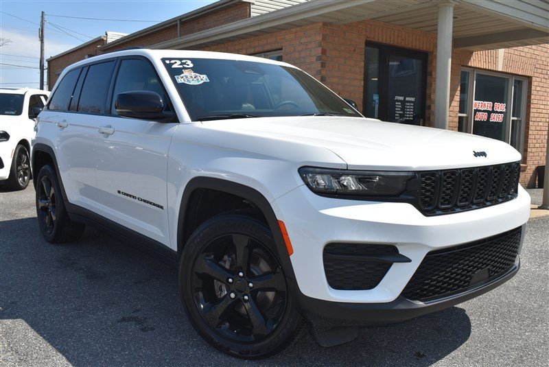 Used 2023 Jeep Grand Cherokee Altitude