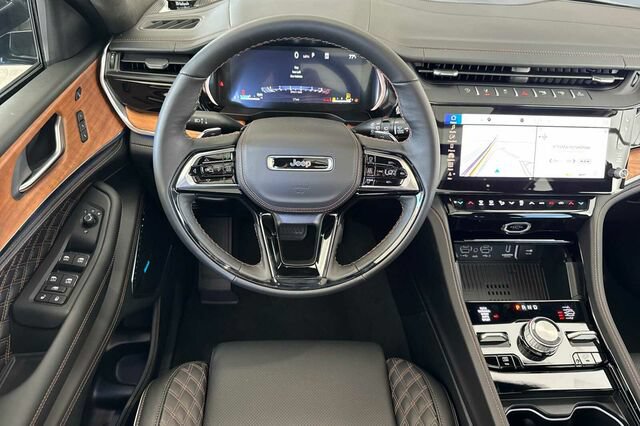 New 2026 Jeep Grand Cherokee Summit w/ Obsidian Package AWD/4WD image 11