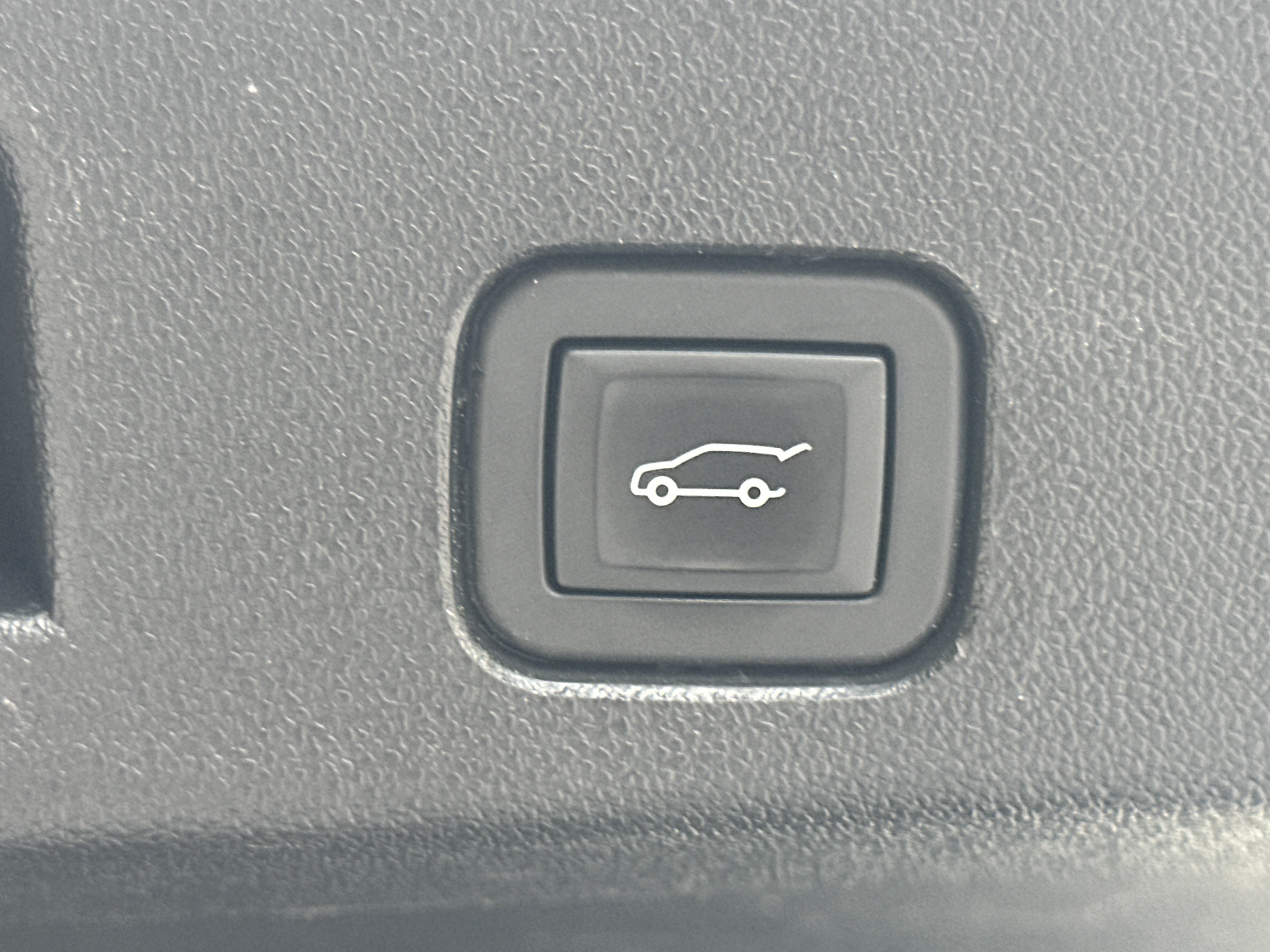 Used 2024 Chevrolet Traverse LT FWD image 19
