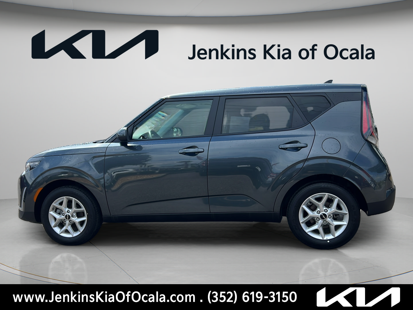 Certified 2025 Kia Soul LX w/ LX Technology Package FWD image 6