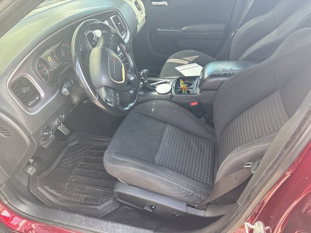 Used 2019 Dodge Charger R/T w/ Blacktop Package image 4