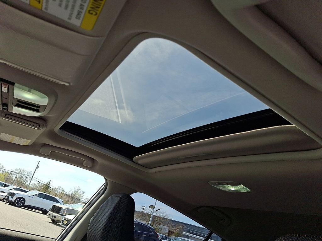 Used 2024 Subaru Crosstrek 2.0i Premium image 16