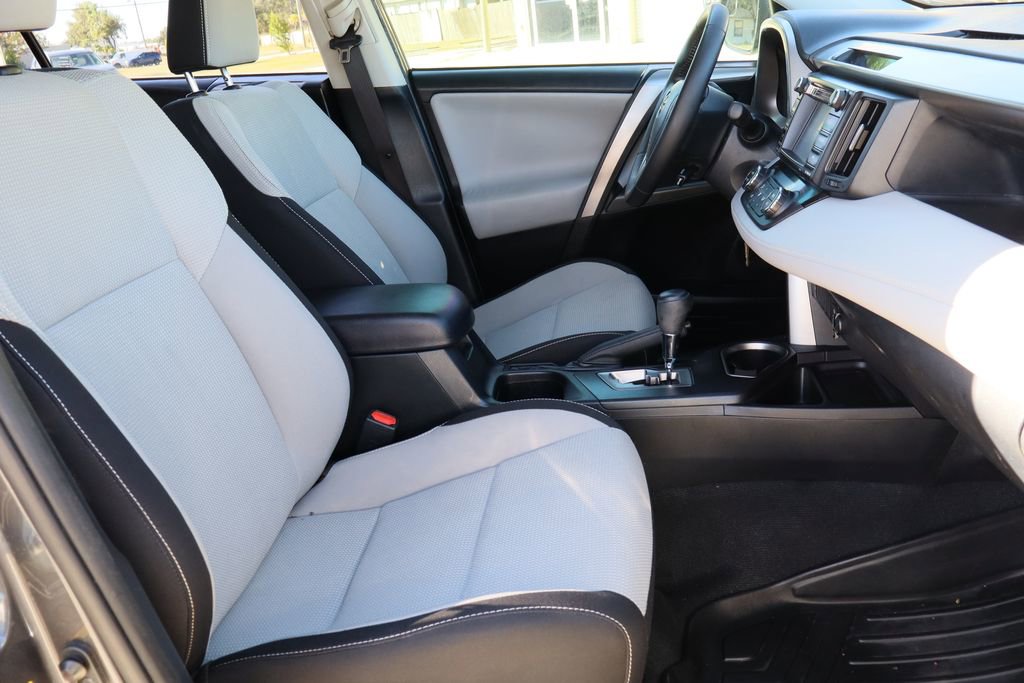 Used 2017 Toyota RAV4 XLE image 25
