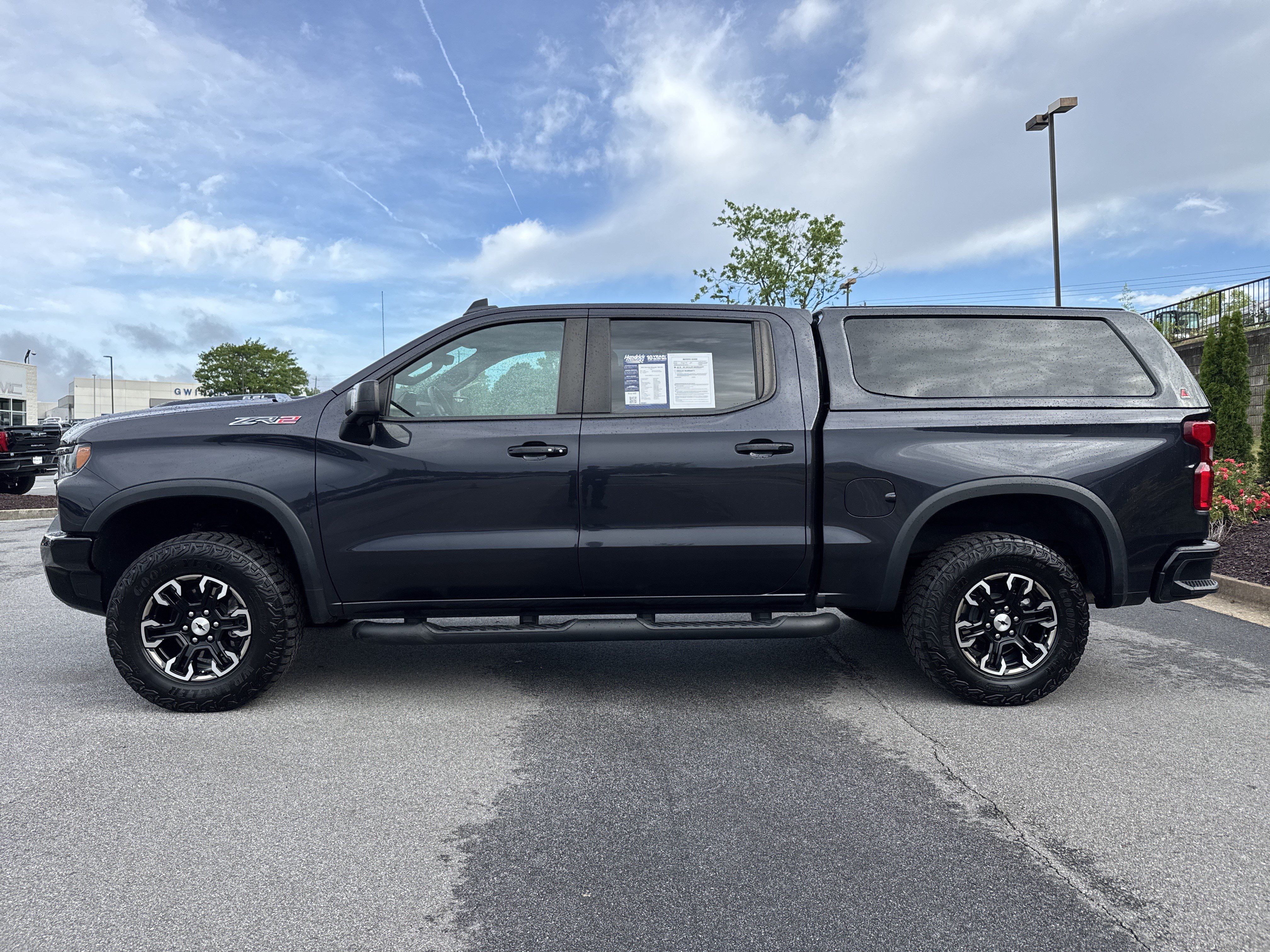 Used 2023 Chevrolet Silverado 1500 ZR2 w/ Technology Package AWD/4WD image 7