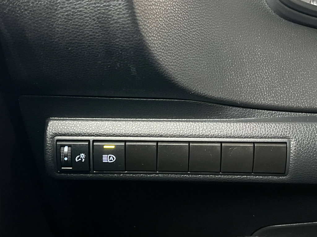 Used 2022 Toyota Corolla LE image 21