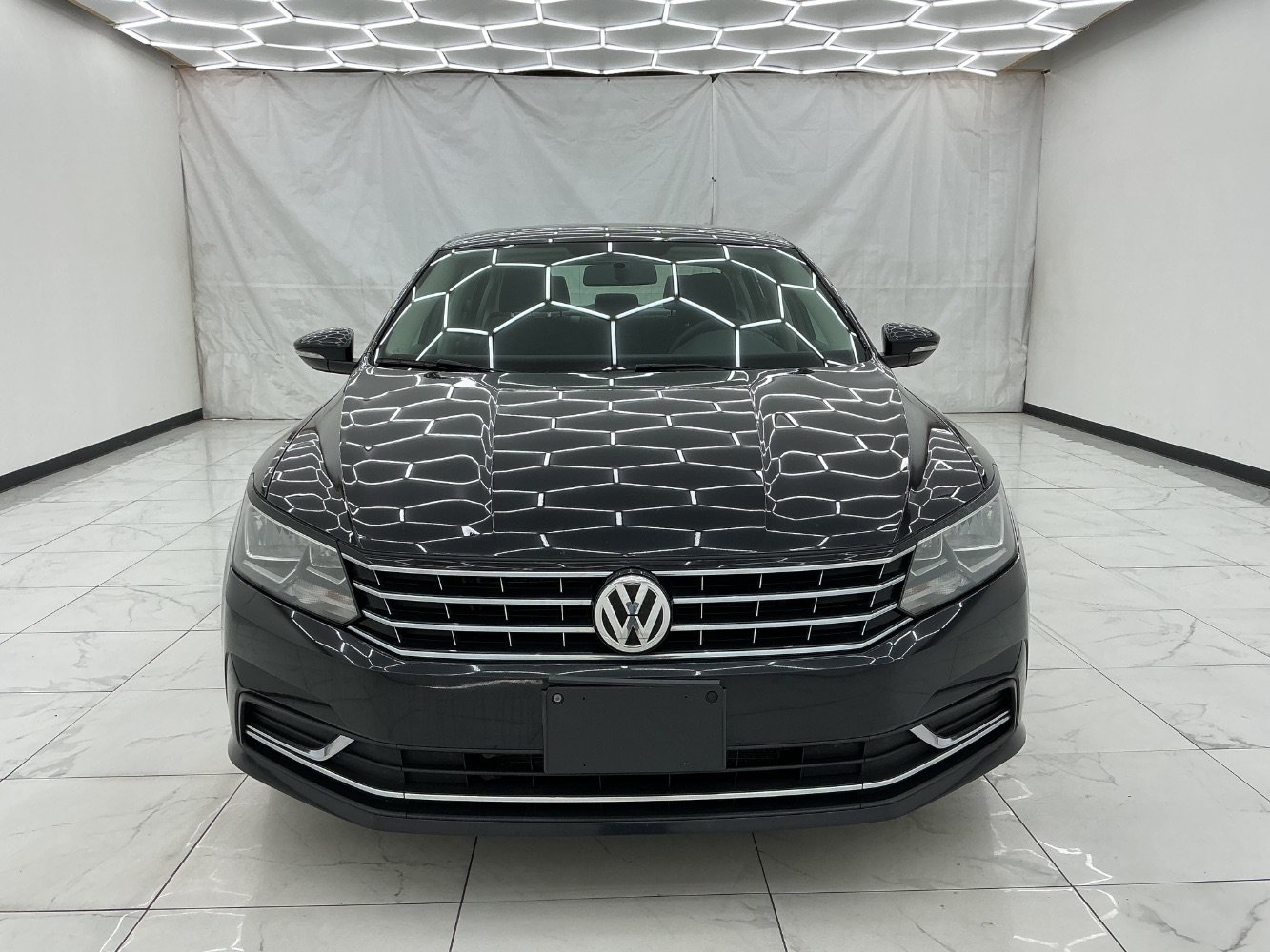 Used 2018 Volkswagen Passat 2.0T S w/ Driver Assistance Package FWD image 5